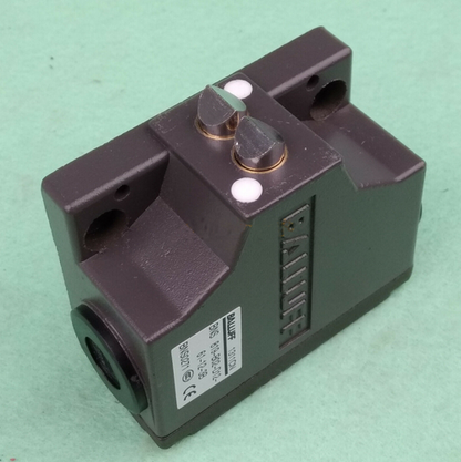 BALLUFF BNS0271 BNS 819-B02-D12-61-12-3B Limit Switch One Free Shipping