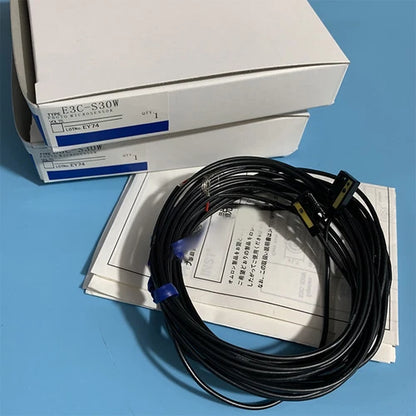 One Omron E3C-S30W Photoelectric Switch E3CS30W Free Shipping