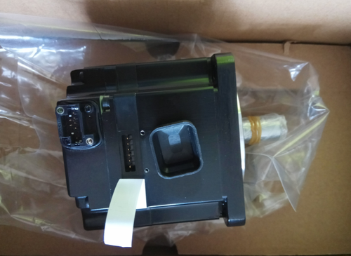 Yaskawa SGMPS-04ACA41 Servo Motor 1PC ping SGMPS04ACA41