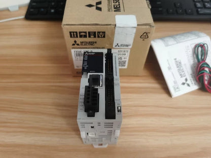 Mitsubishi FX5UC-32MT/D PLC One ping FX5UC32MT/D