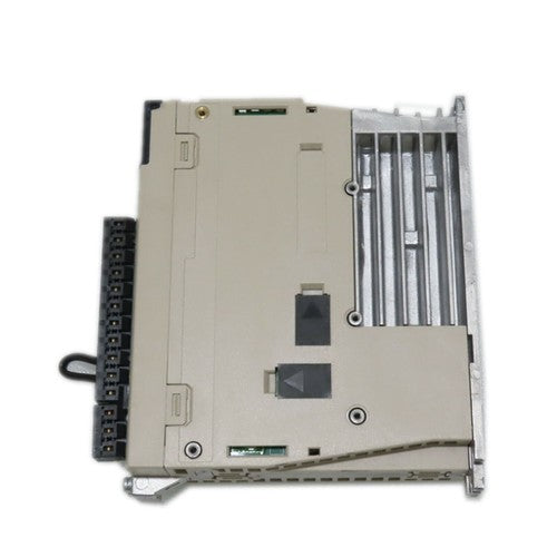 1PC Yaskawa servo driver SGD7S-1R6A00A