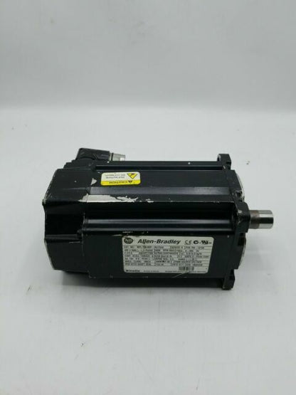 Allen-Bradley MPLB430PMJ72AA Servo Motor - High Precision Servo Motor - Industrial Servo Motor - 200VAC, 60Hz, 1HP, 3000 RPM - ALLEN-BRADLEY