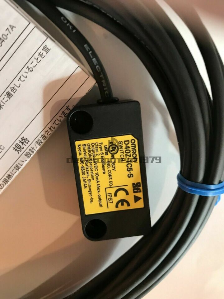 New Omron D40Z-1C5 Door Switch - OMRON