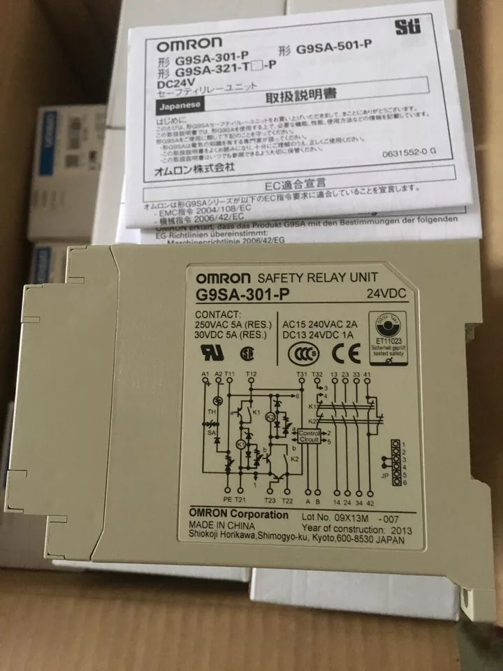 1-PC Omron G9SA-301-P State Relay: 50Hz-60Hz AC 120-220V, 1x SPDT Relay for Large Motor Control - OMRON
