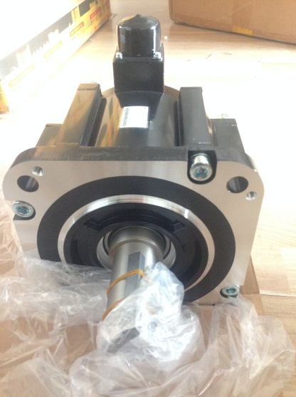new 1PC Yaskawa SGMGV-30ADA6C Servo Motor SGMGV30ADA6C In Box pin - YASKAWA