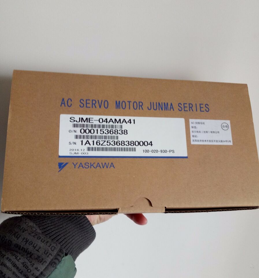 new 1PC Yaskawa SJME-04AMA41 Servo Motor In Box ping