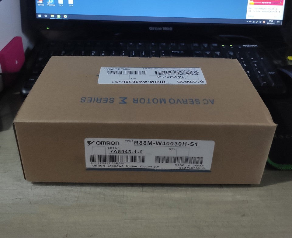 new 1PC  Omron R88M-W40030H-S1 Servo Motor R88MW40030HS1 ping