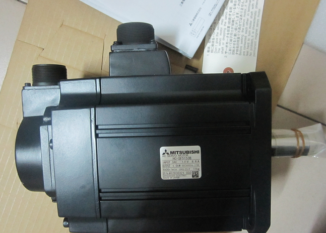 Mitsubishi SERVO MOTOR HC-SFS153B - MITSUBISHI