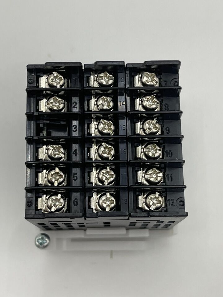 new 1PC Omron E5CC-QX2ASM-802 Temperature Controller E5CCQX2ASM802 100-240VAC - OMRON