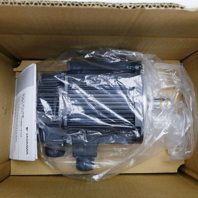 new YASKAWA SGMG-09A2AB 1PC Servo Motor In Box ping
