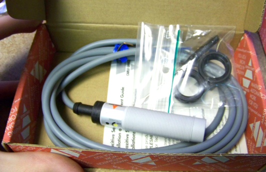 CARLO GAVAZZI CA18CLN12PA Capacitive Proximity Switches - CARLO GAVAZZI