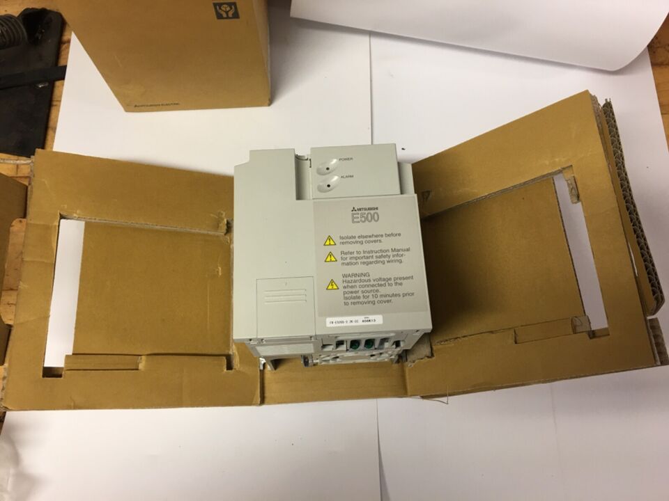 new 1PC Mitsubishi FR-E520S-2.2K-EC Inverter ping FRE520S22KEC - MITSUBISHI HEAVY INDUSTRIES