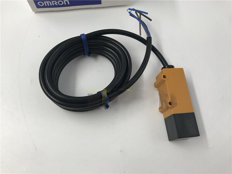 Omron E3S-DS30E4 Proximity Sensor Switch - OMRON