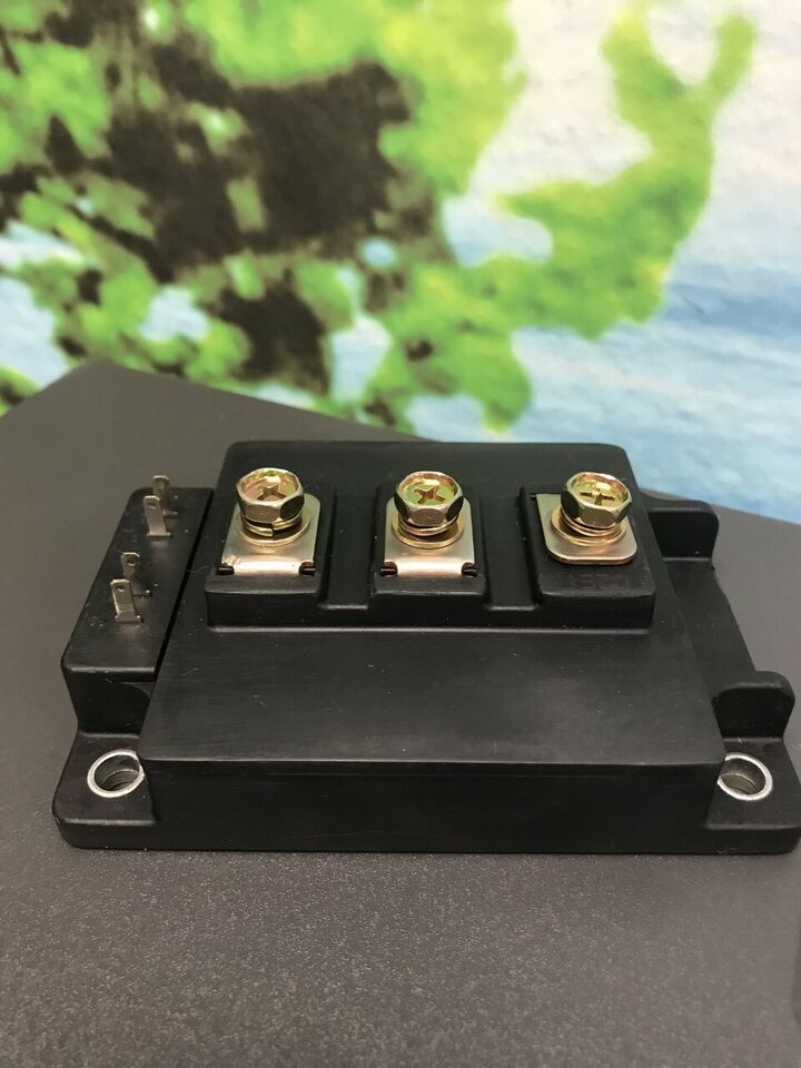 new 1PC Fuji 2MBI300S-120 IGBT Module In Box 2MBI300S120 - FUJI