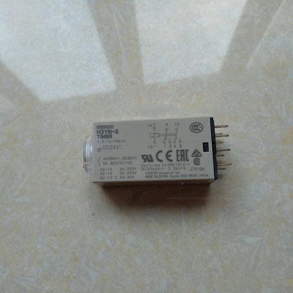 new Omron H3YN-2 24VDC Relay One H3YN2 - OMRON