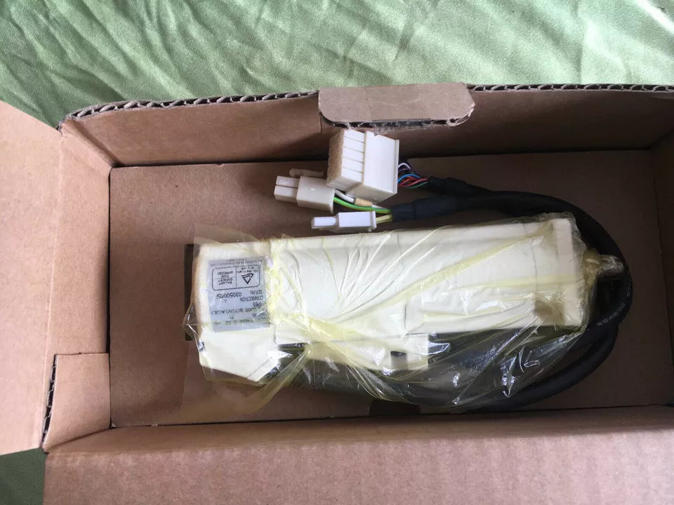 new 1PC Panasonic MSM082P1E Servo Motor In box ping - PANASONIC