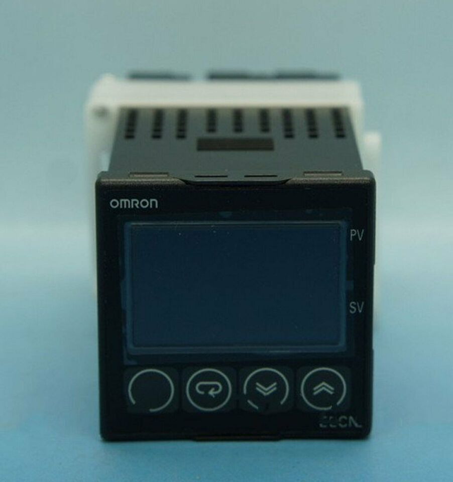 new Omron E5CN-Q2H03T-FLK Temperature Controller One - OMRON