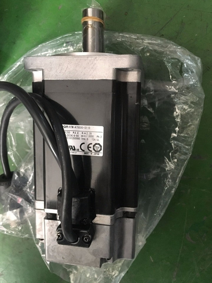 new 1PC  Omron R7M-A75030-S1-D AC Servo Motor R7MA75030S1D ping