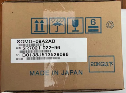 new YASKAWA SGMG-09A2AB 1PC Servo Motor In Box ping