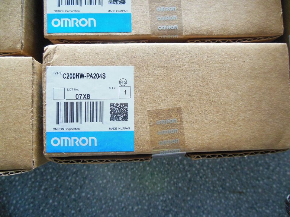 new 1PC OMRON PLC C200HW-PA204S C200HWPA204S - OMRON