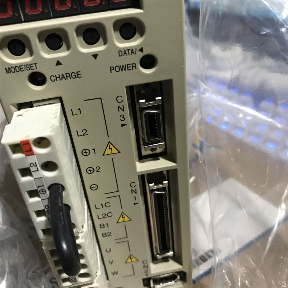 Yaskawa SGDM-01ADA Servo Driver in Box – Professional - YASKAWA