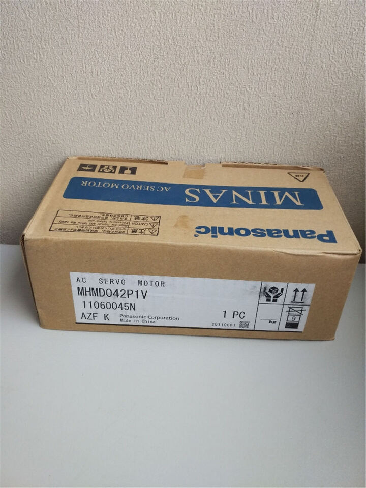 New Panasonic MHMD042P1V Servo Motor 1PC - PANASONIC