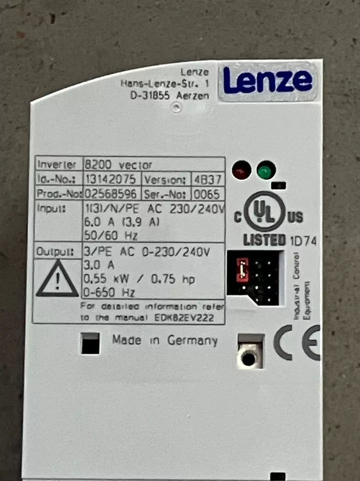 new One Lenze E82EV551K2C Inverter E82EV551_2C ping - LENZE