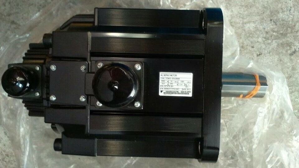 new 1PC  Yaskawa SGMG-30A2ABC Servo Motor In Box ping