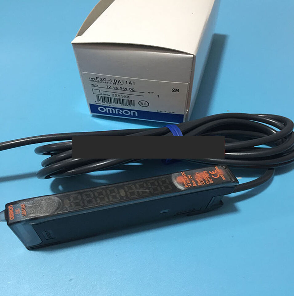 Omron E3C-LDA11AT - Photoelectric Switch - 120V AC - 120Hz - 100% accuracy - 1000 lumen - OMRON