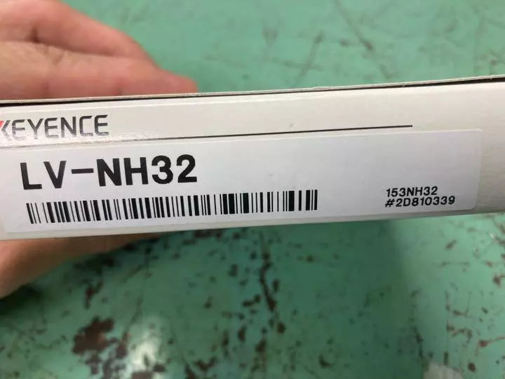 new One KEYENCE  LV-NH32 Laser Sensor  LV-NH32  ping