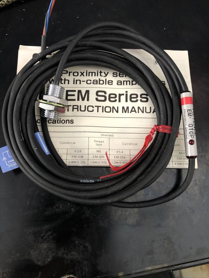 new 1PC Keyence EM-010P Proximity Sensor In Box EM010P - KEYENCE