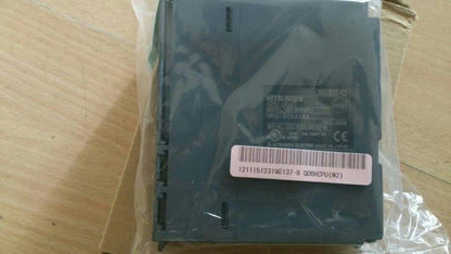 new 1PC  Mitsubishi Q06HCPU PLC In Box ping