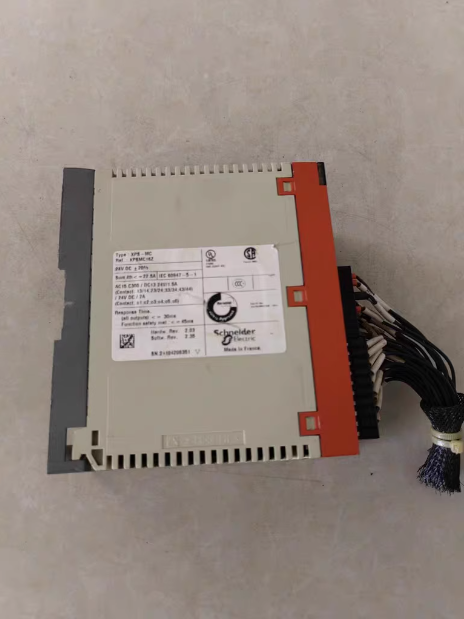 used 1pc Schneider XPS-MC XPSMC16Z - SCHNEIDER