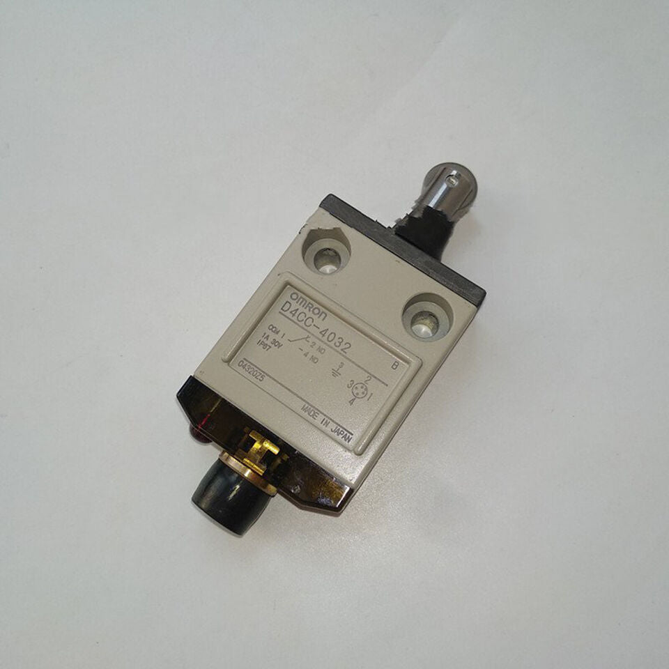 Omron D4CC-4032 Limit Switch Switching Module - OMRON