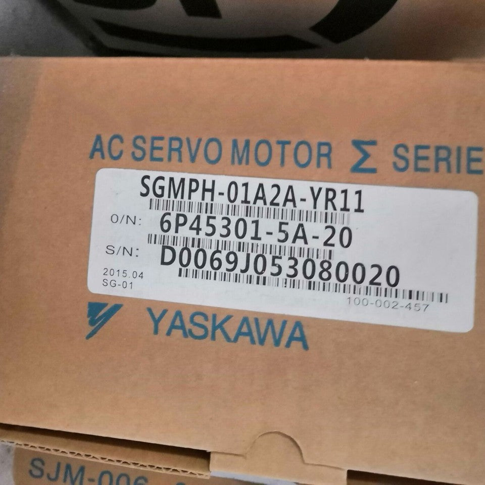 new 1PC YASKAWA SGMPH-01A2A-YR11 Servo Motor In Box ping