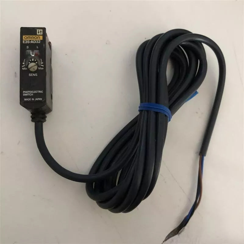 new Omron E3S-AD32 Photoelectric Switch One E3SAD32 - OMRON