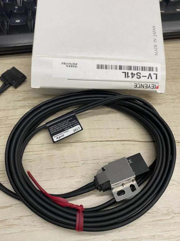 new 1PC Keyence LV-S41L Laser Sensor In Box ping LVS41L - KEYENCE