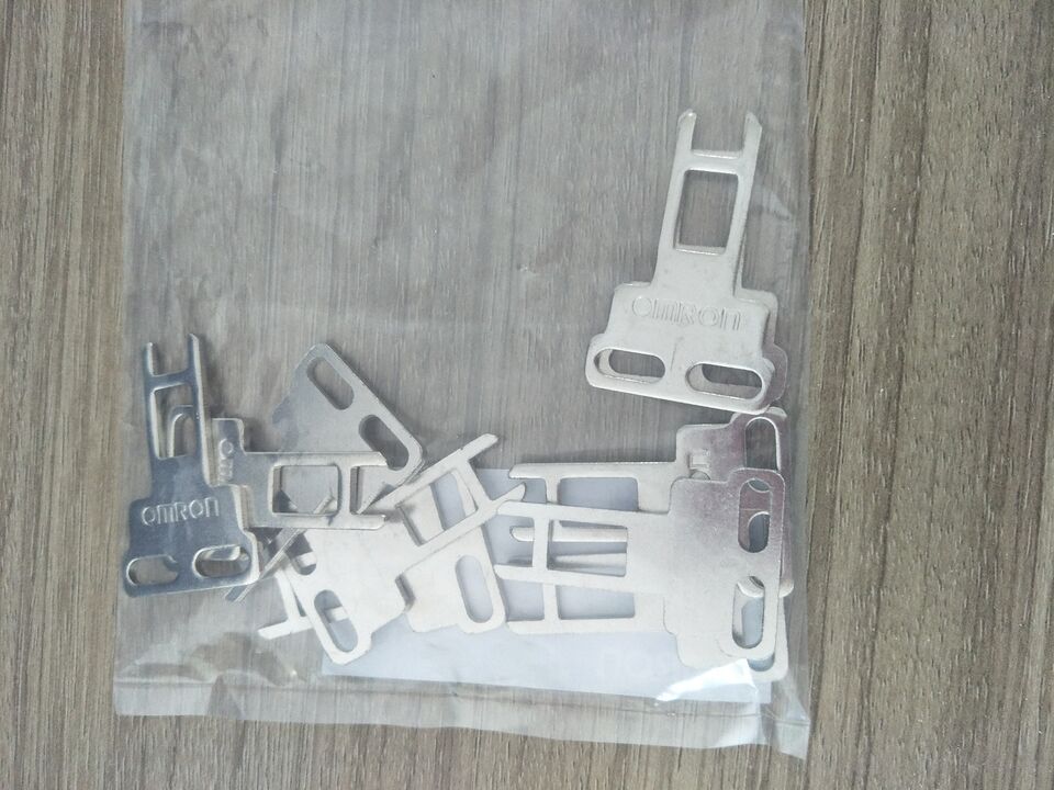 new 10PCS Omron D4DS-K1 Safety Switch Key D4DSK1 - OMRON
