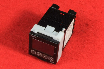 Omron Temperature Controller E5CNQ2T 100-240VAC - OMRON