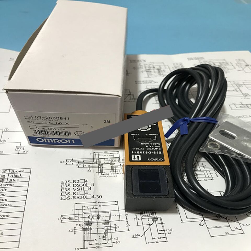 Omron E3S-DS30E41 Photoelectric Switch E3SDS30E41 - OMRON