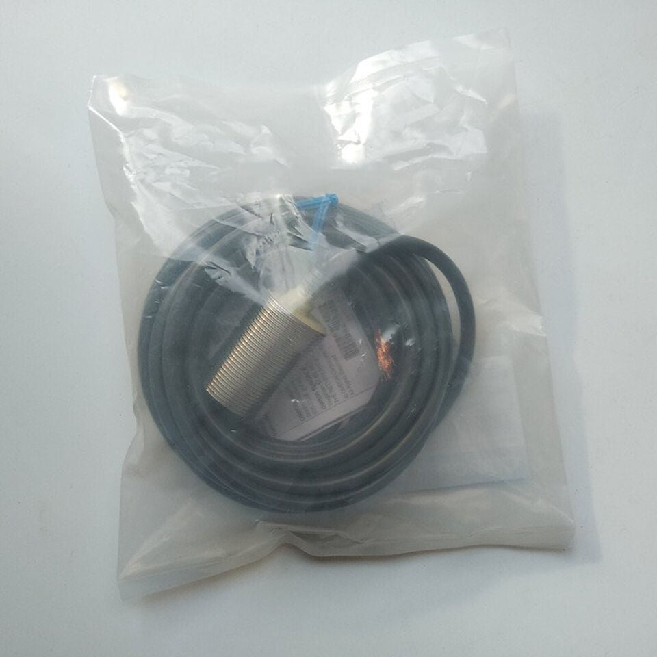 Omron Proximity Switch E2EZX8D1N - OMRON