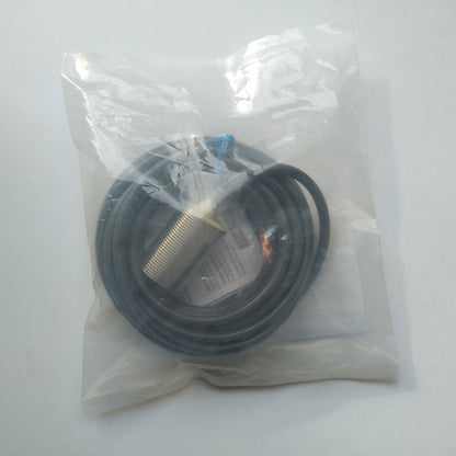 Omron Proximity Switch E2EZX8D1N - OMRON
