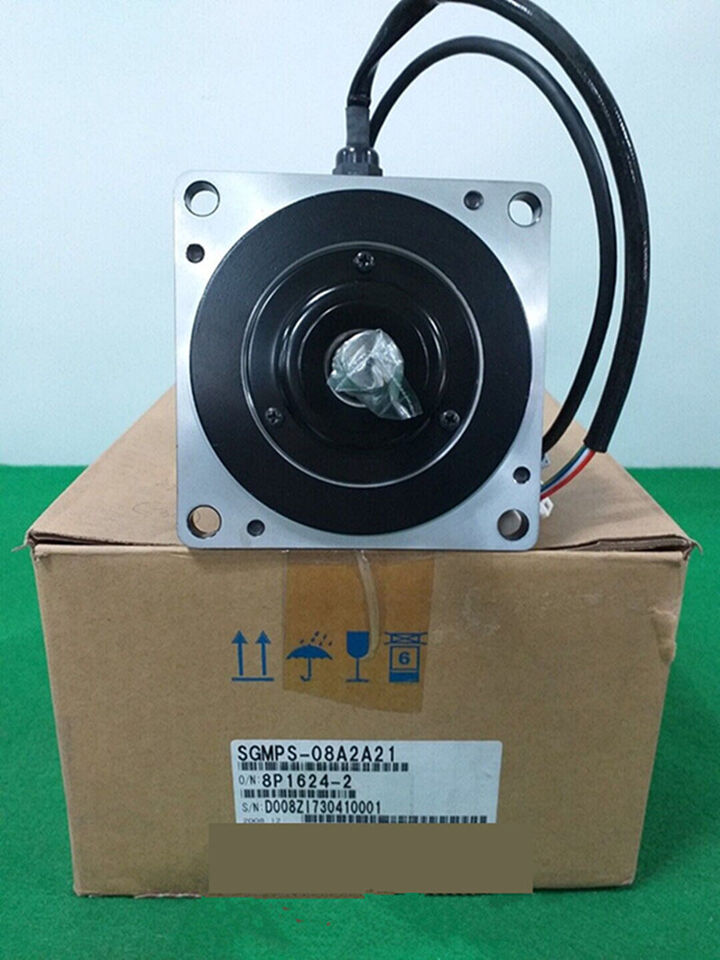 new 1PC  Yaskawa SGMPS-08A2A21 Servo Motor In Box ping