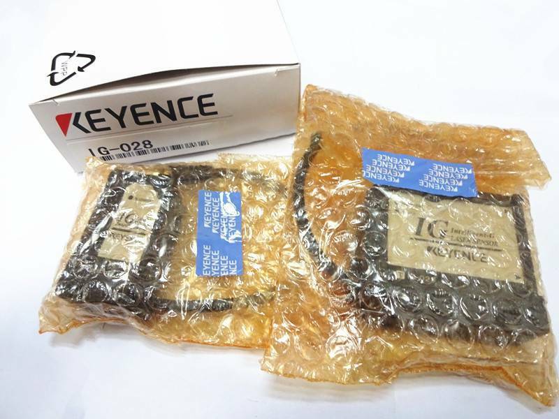 Keyence Laser Sensor Amplifier IG-028 - KEYENCE