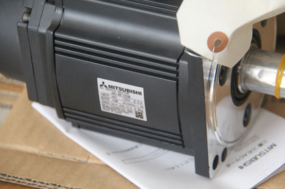 new 1PC Mitsubishi HC-RF103K SERVO MOTOR In Box ping - MITSUBISHI