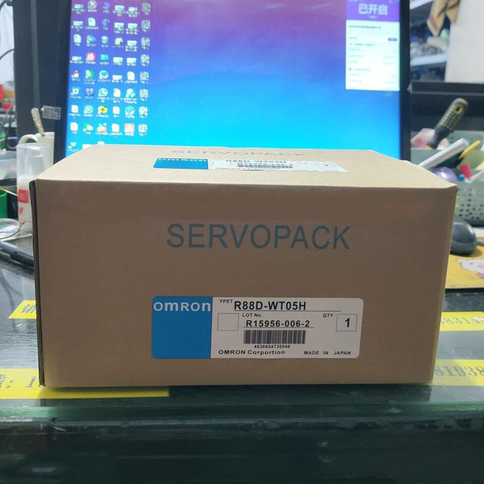 Omron R88DWT05H Servo Drive Kit with 1PC R88D-WT05H - OMRON