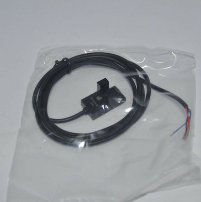 new Omron EE-SX674-WR Photo Micro Sensor One EESX674WR - OMRON