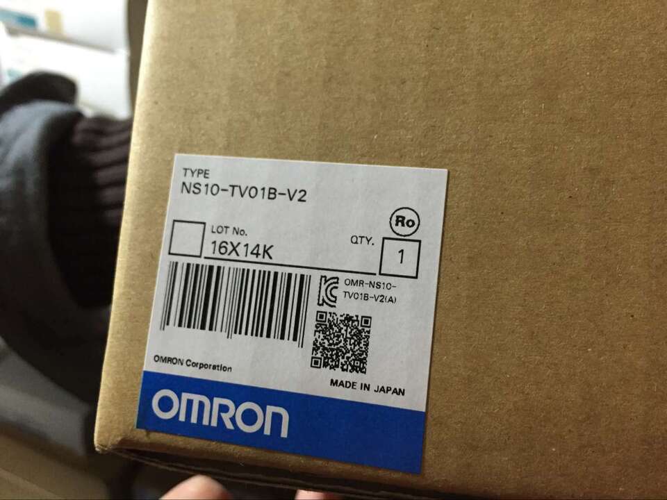 New OMRON NS10TV01BV2 Operator Panel In Box - OMRON