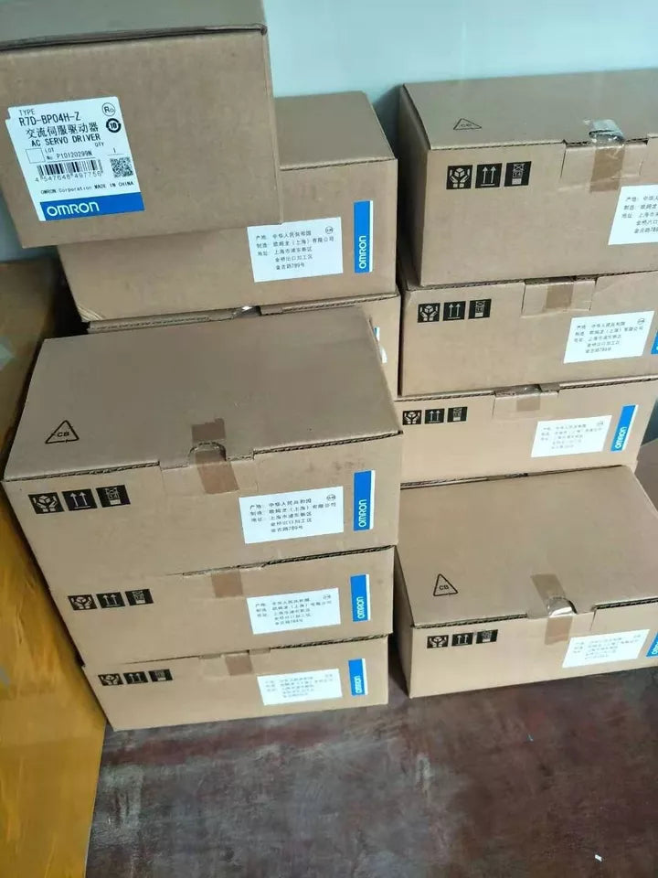 Omron R88M-G40030H-S2 Servo Motor - OMRON
