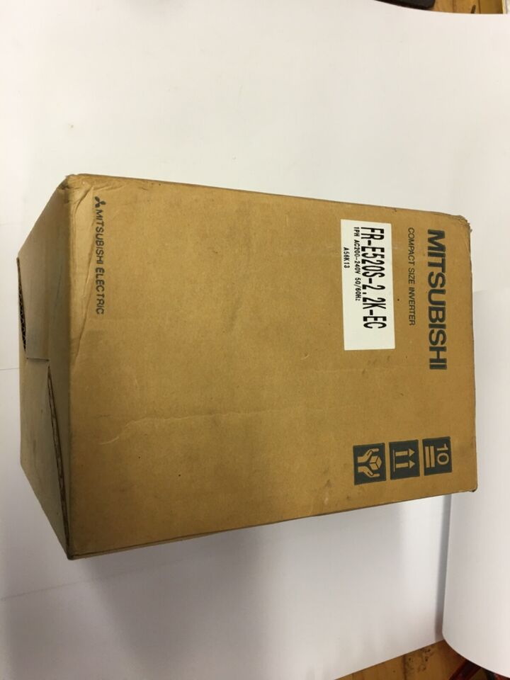new 1PC Mitsubishi FR-E520S-2.2K-EC Inverter ping FRE520S22KEC - MITSUBISHI HEAVY INDUSTRIES